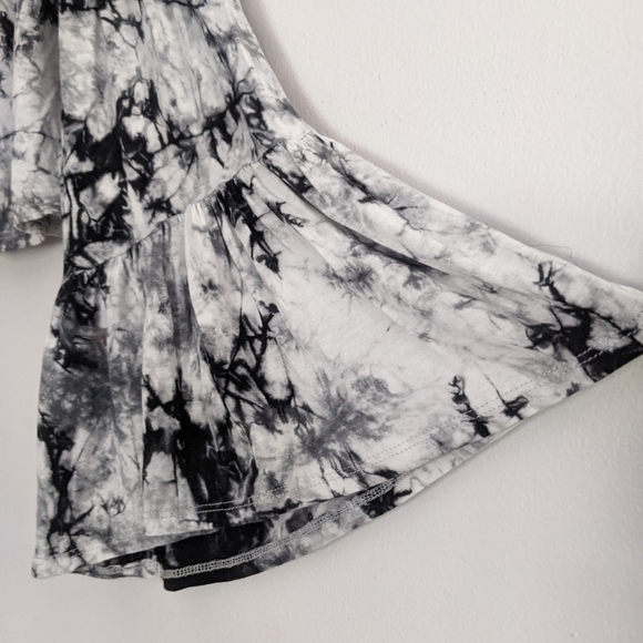 𝅺BLACK Bead Off Shoulder Black and White Tie Dyed Cropped Top Bell Sleeve… - Picture 2 of 4